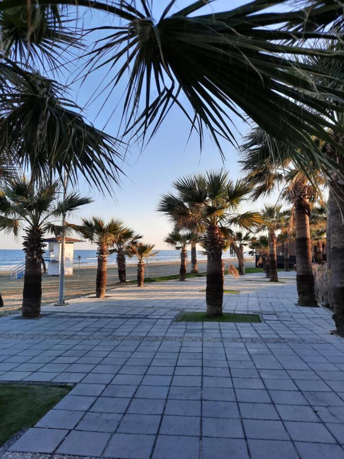 Large Apt 2 Bedrooms Sea View & 2 Balconies Larnaca Bagian luar foto