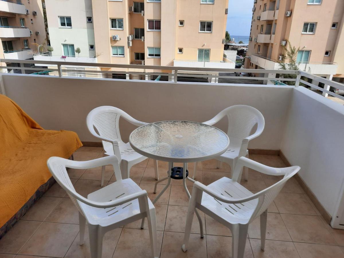 Large Apt 2 Bedrooms Sea View & 2 Balconies Larnaca Bagian luar foto