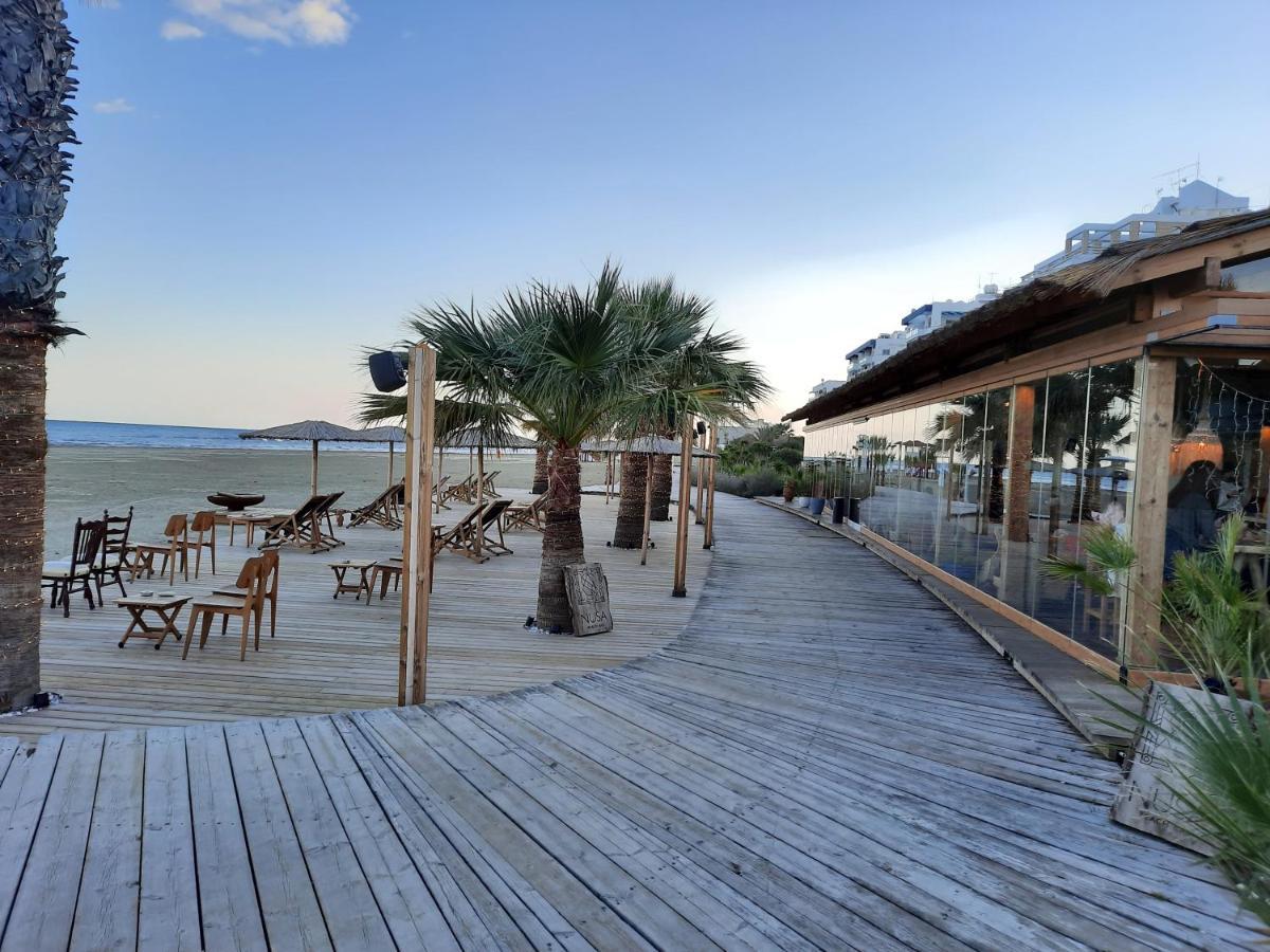 Large Apt 2 Bedrooms Sea View & 2 Balconies Larnaca Bagian luar foto