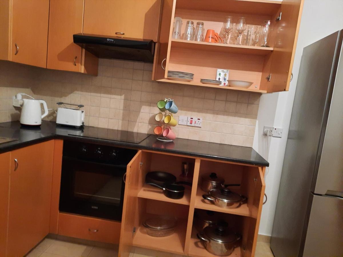 Large Apt 2 Bedrooms Sea View & 2 Balconies Larnaca Bagian luar foto
