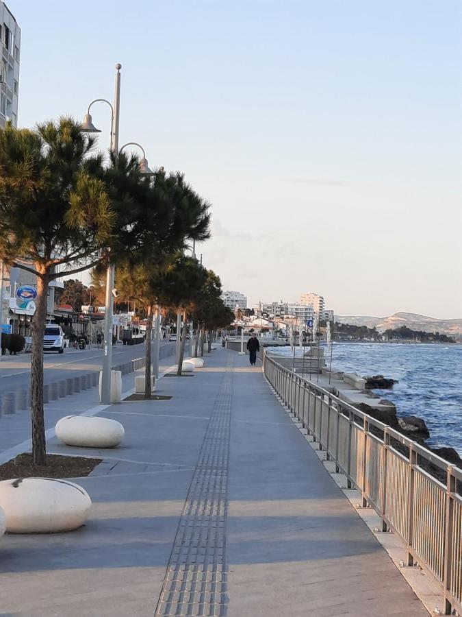 Large Apt 2 Bedrooms Sea View & 2 Balconies Larnaca Bagian luar foto