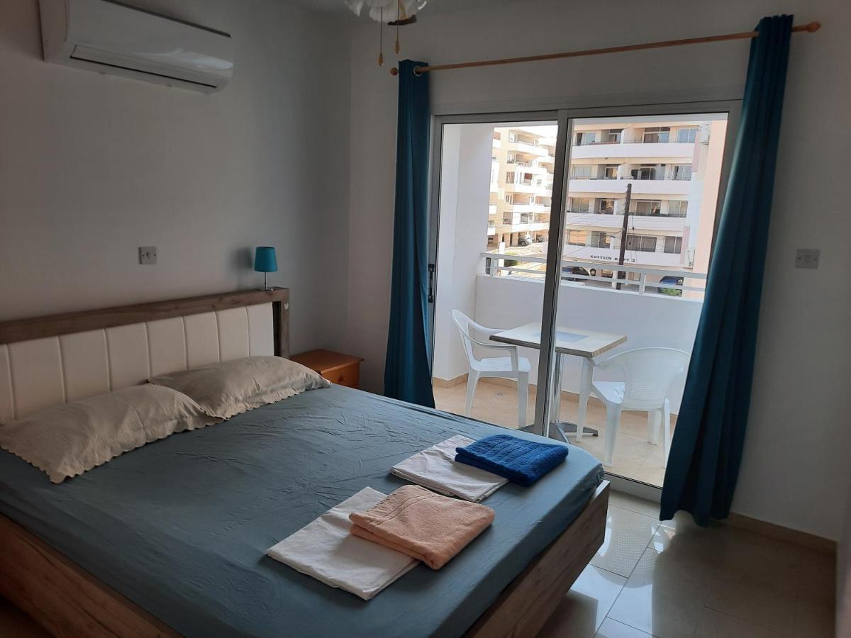 Large Apt 2 Bedrooms Sea View & 2 Balconies Larnaca Bagian luar foto