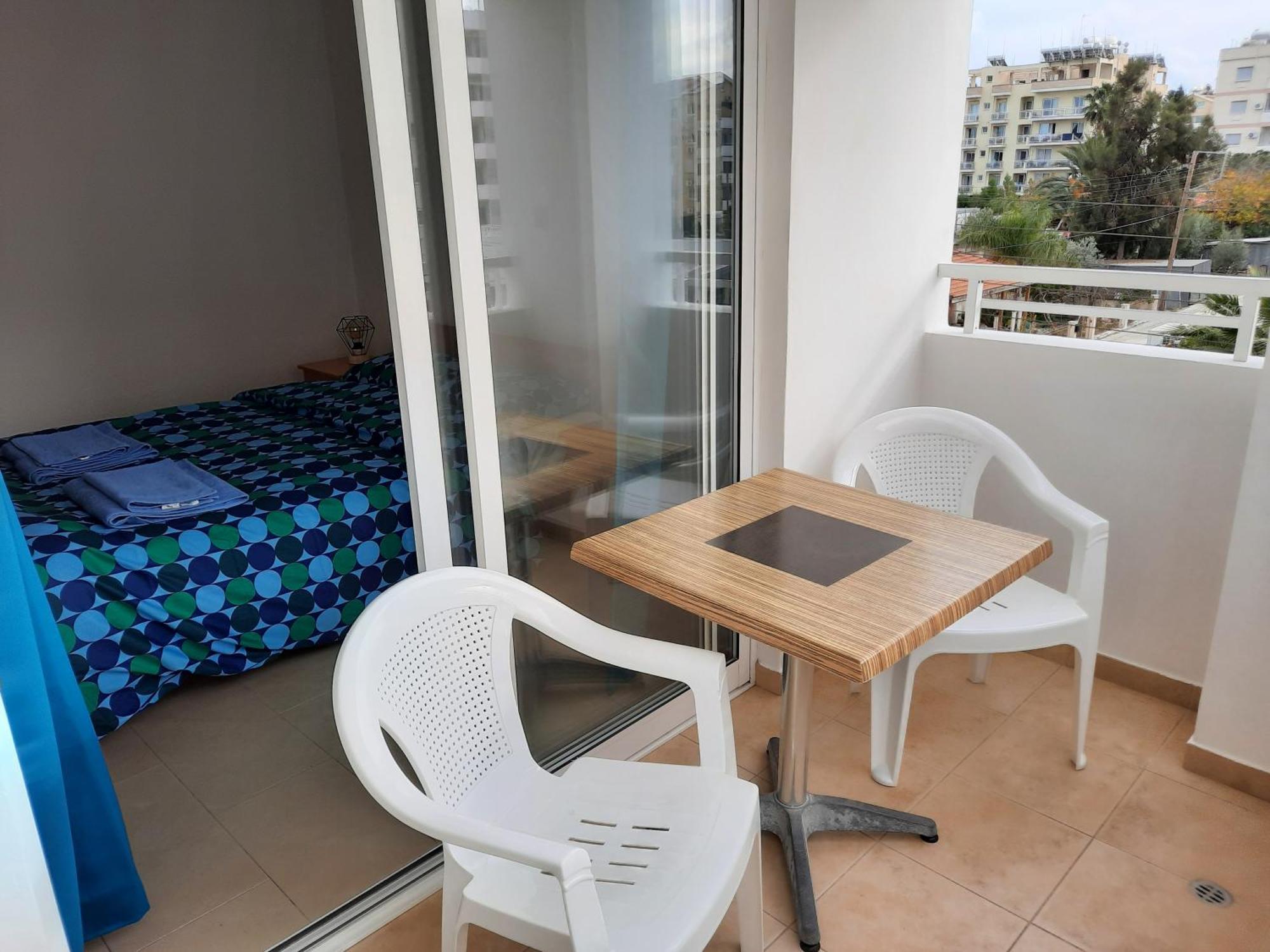 Large Apt 2 Bedrooms Sea View & 2 Balconies Larnaca Bagian luar foto