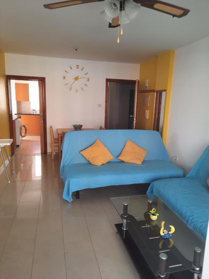 Large Apt 2 Bedrooms Sea View & 2 Balconies Larnaca Bagian luar foto