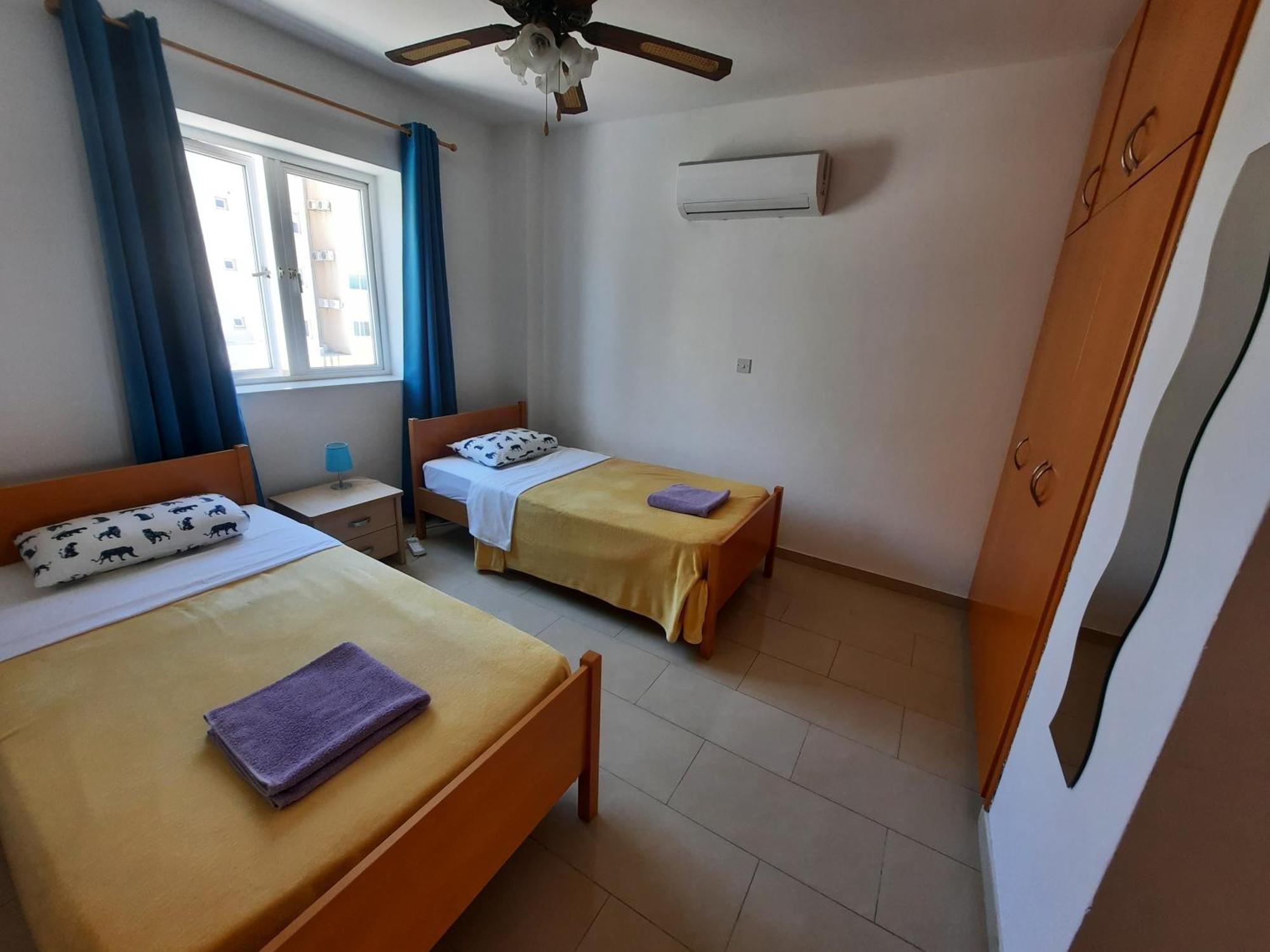 Large Apt 2 Bedrooms Sea View & 2 Balconies Larnaca Bagian luar foto